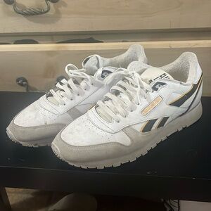 Reebok classic leather shoes